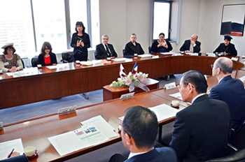 写真:市長を表敬 写真:市長を表敬