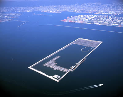 写真:神戸沖埋立処分場 写真:神戸沖埋立処分場