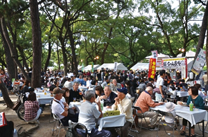 写真：みやっこ屋台村