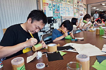 写真:ガラス工芸体験 写真:ガラス工芸体験