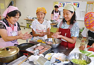写真:こどもエコ料理教室 写真:こどもエコ料理教室