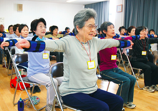 写真:「西宮いきいき体操」 写真:「西宮いきいき体操」