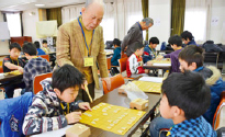 写真:目を輝かせて!将棋に打ち込む子供たち 写真:目を輝かせて!将棋に打ち込む子供たち