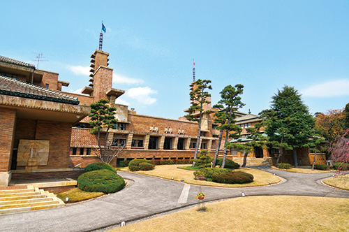 写真:甲子園会館 写真:甲子園会館