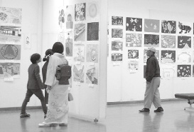 画像:ユネスコ世界児童画展の様子 画像:ユネスコ世界児童画展の様子