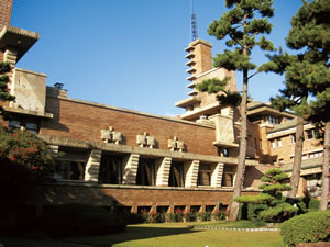 写真: 武庫川女子大学 甲子園会館(旧甲子園ホテル) 写真: 武庫川女子大学 甲子園会館(旧甲子園ホテル)