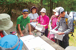 写真:山歩き講習会の様子 写真:山歩き講習会の様子