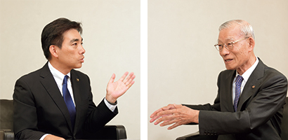 写真:石井 登志郎市長と辰馬 章夫会頭 写真:石井 登志郎市長と辰馬 章夫会頭