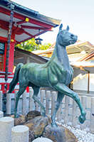 写真：神馬像（しんめぞう）