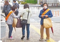 写真:児童虐待防止啓発活動 写真:児童虐待防止啓発活動