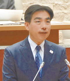 写真：西宮市長　石井 登志郎