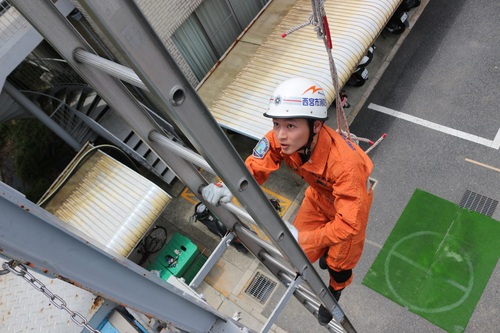 山内　紹介