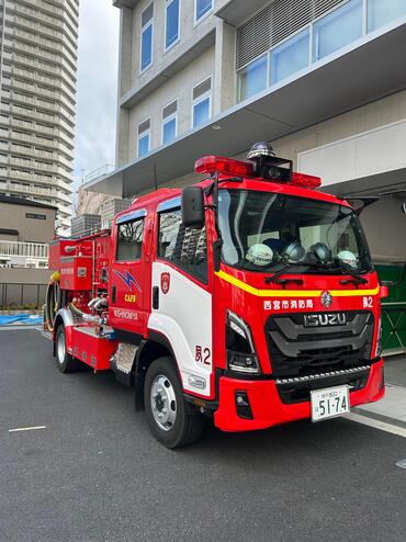 車体斜め前