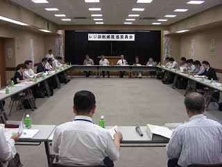 平成22年度レジ袋推進委員会のようす3＝本庁813会議室（2010．7．23）