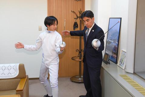 橋本弘乃助さんと石井市長