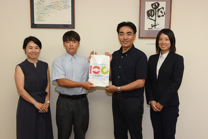 芦屋国際中等教育学校カヌー部の関係者と市関係者