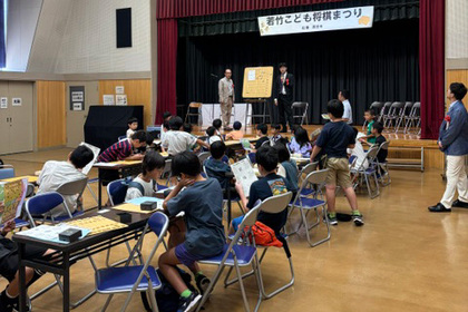 若竹こども将棋まつりの様子