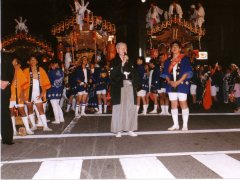 地域の秋祭りで挨拶