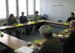 稲鍵さん画像（西宮市環境審議会風景1）