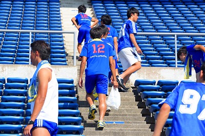 関西学院大学体育会サッカー部（スタジアムの清掃活動）